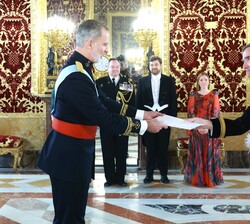 Su Majestad el Rey recibe la Credencial de Alexander Wykeham Ellis, embajador del Reino Unido de Gran Bretaña e Irlanda del Norte