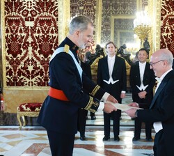 Su Majestad el Rey recibe la Credencial de Jeffrey Kevin Marder, embajador de Canadá