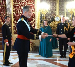 Su Majestad el Rey recibe la Credencial de la embajadora de la República Helénica, Aglaia Balta
