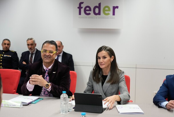 La Reina en la reunión de trabajo de la Federación Española de Enfermedades Raras
