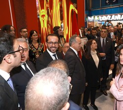 Los Reyes a su paso por el stand de Marruecos