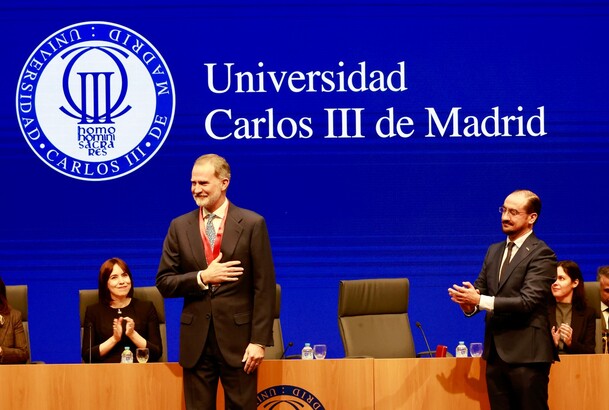 Don Felipe tras recibir la Medalla de Honor de la Universidad Carlos III de Madrid