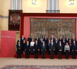 Su Majestad el Rey con los miembros del Patronato de la Fundación y del Comité para América