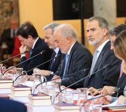 El Rey en la reunión del Patronato de la Fundación pro Real Academia Española