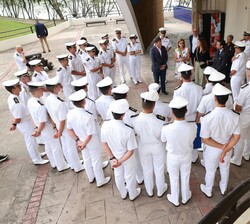 La Princesa de Asturias, dentro de la comisión de guardiamarinas decidida por el Comandante y junto a Oficiales del JSE, participó en una visita al Panamá Viejo