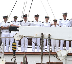 Su Alteza Real la Princesa de Asturias a bordo del Juan Sebastián Elcano junto a sus compañeros