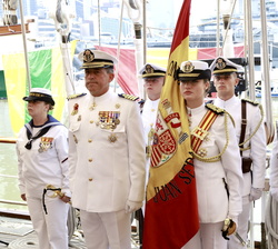 La Princesa de Asturias abanderada en la Jura de Bandera durante su escala en Nueva York