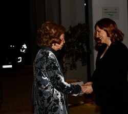 Su Majestad la Reina Doña Sofía recibe el saludo de la alcaldesa de Valencia, María José Catalá