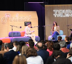 Diálogo sobre “la importancia del esfuerzo, la resilencia y de no rendirse nunca ante los obstáculos”, moderado por Mohamed El Amrani, pre