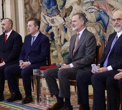 Don Felipe durante la audiencia a las personalidades y patronos vinculados a la World Jurist Association