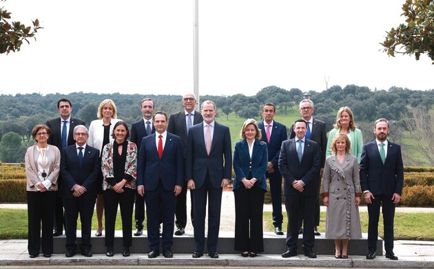 Su Majestad el Rey junto al nuevo equipo rectoral de la Universidad Politécnica de Madrid