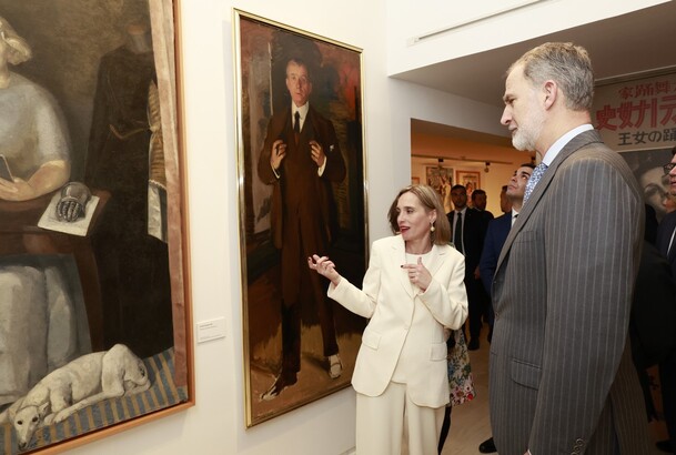 Recorrido de Don Felipe por el Museo con las explicaciones de la la directora del MNAE, Beatriz Patiño