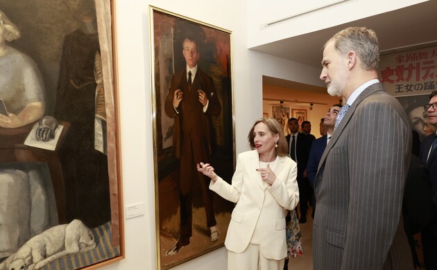 Recorrido de Don Felipe por el Museo con las explicaciones de la la directora del MNAE, Beatriz Patiño