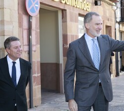 El Rey llega al Ayuntamiento de Almagro