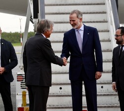 Su Majestad el Rey recibe el saludo del embajador de España en la República Dominicana, Antonio Pérez-Hernández