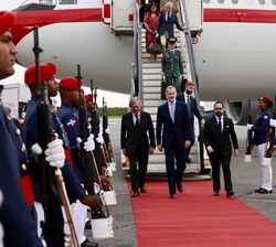 Cordón de Honor a Su Majestad el Rey en el Aeropuerto Internacional de las Américas “Doctor José Francisco Peña Gómez"