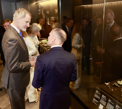 Su Majestad el Rey durante su visita al Museo Arqueológico Provincial de Badajoz