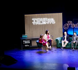 Los candidatos finalistas al Premio Investigación durante su intervención