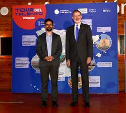 Su Majestad el Rey junto a Andoni Forner Cuenca, Premio Investigación 2025 de la Fundación Princesa de Girona