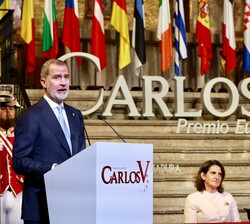 Su Majestad el Rey durante su intervención en la entrega de la XVIII edición del "Premio Europeo Carlos V"