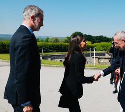 Doña Letizia recibe el saludo de Su Excelencia el presidente de la República de Austria, Alexander Van der Billen