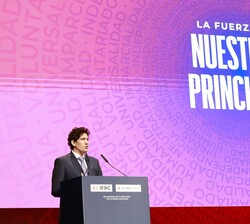 César Bona, en representación de los premiados, dirige unas palabras de agradecimiento