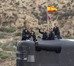 Su Majestad el Rey en la vela del submarino “Isaac Peral” cuando se ha hecho a la mar