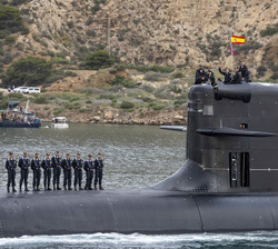 Su Majestad el Rey en la vela del submarino “Isaac Peral” cuando se ha hecho a la mar