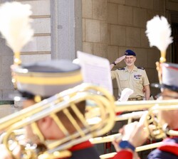 El Rey recibe honores de ordenanza en el Cuartel General del Ejército de Tierra