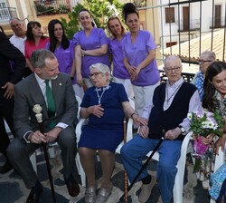 Encuentro de Don Felipe y Doña Letizia con los usuarios del Centro de Día y Residencia