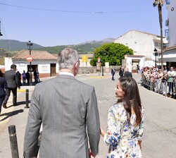 Recorrido de Don Felipe y Doña Letizia por las calles de Guadalupe