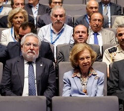 Su Majestad la Reina Doña Sofía preside la inauguración del XXVIII Congreso de los Bancos de Alimentos desde la primera fila del Auditorio Municipal d