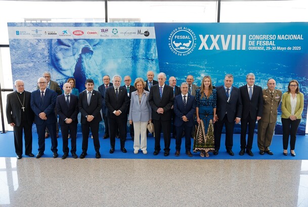 La Reina Doña Sofía junto a las autoridades y representantes de FESBAL en la fotografía oficial previa a la inauguración del congreso