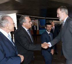 Su Majestad el Rey recibe el saludo del presidente de la Asamblea de Madrid, Enrique Ossorio