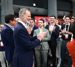 Don Felipe finaliza la visita al MarketPlace, conformado por Espacio Central: Global Partner (Banco Sabadell, BBVA, Telefónica, Google y Mutua Madrile
