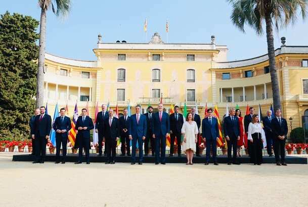 Su Majestad el Rey con los presidentes de las Comunidades Autónomas y de las Ciudades Autónomas