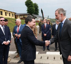 Su Majestad el Rey y Su Excelencia el Presidente de Rumanía se despiden