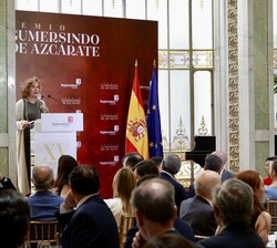 Su Majestad el Rey durante el desarrollo del acto