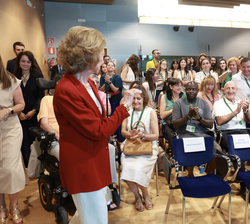 Su Majestad la Reina Doña Sofía a su entrada en el auditorio del Centro Alzheimer de la Fundación Reina Sofía