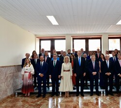 Su Majestad el Rey junto a los miembros del Patronato de la Fundación COTEC