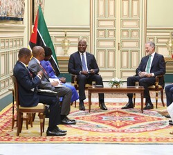 Encuentro de Su Majestad el Rey con el presidente de la República de Mozambique, Daniel Francisco Chapo