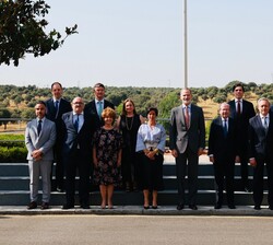 Su Majestad el Rey con la representación de ICEX España exportación e Inversiones y del despacho internacional de servicios legales y fiscales Garrigu