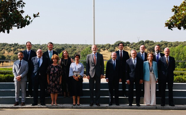 Su Majestad el Rey con la representación de ICEX España exportación e Inversiones y del despacho internacional de servicios legales y fiscales Garrigu