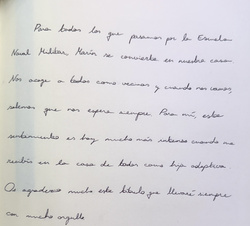 Dedicatoria de Su Alteza Real la Princesa de Asturias en el Libro de Oro del Ayuntamiento de Marín