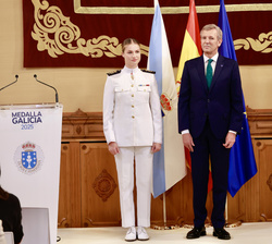 Su Alteza Real la Princesa de Asturias acompañada por el presidente de la Xunta de Galicia, Alfonso Rueda