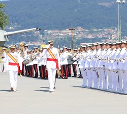 Revista a la formación de Su Majestad el Rey