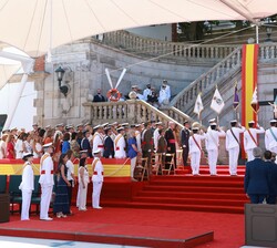 Sus Majestades los Reyes y Sus Altezas Reales la Princesa de Asturias y la Infanta Doña Sofía en el homenaje a los que dieron su vida por España
