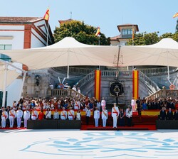 Sus Majestades los Reyes y Sus Altezas Reales la Princesa de Asturias y la Infanta Doña Sofía en la Tribuna de Honor