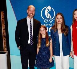 Sus Altezas Reales la Princesa de Asturias y la Infanta Doña Sofía junto a Su Alteza Real el Príncipe de Gales y su hija