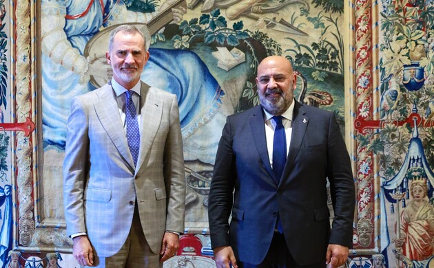 Don Felipe junto al alcalde de Palma, Jaime Martínez Llabrés durante la audiencia en el Palacio Real de la Almudaina
